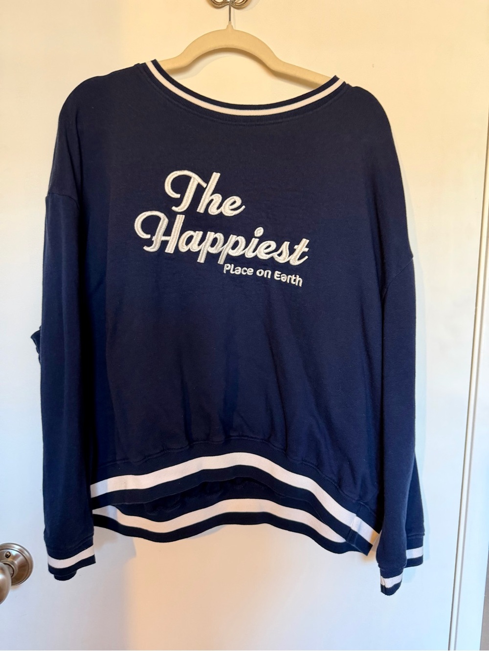 Disneyland merch 1X crewneck Navy "The Happiest" Pullover Sweater